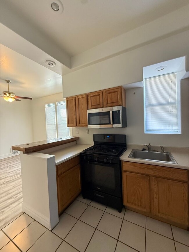 Photo - 1334 N Downing St Unit 2