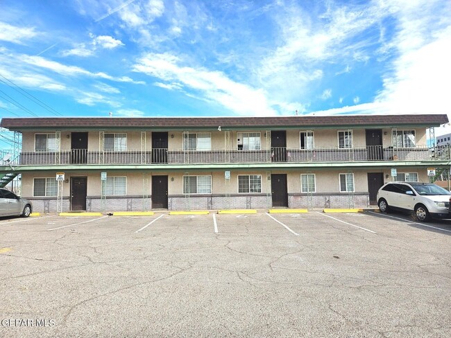 Building Photo - 1601 N El Paso St Unit 7