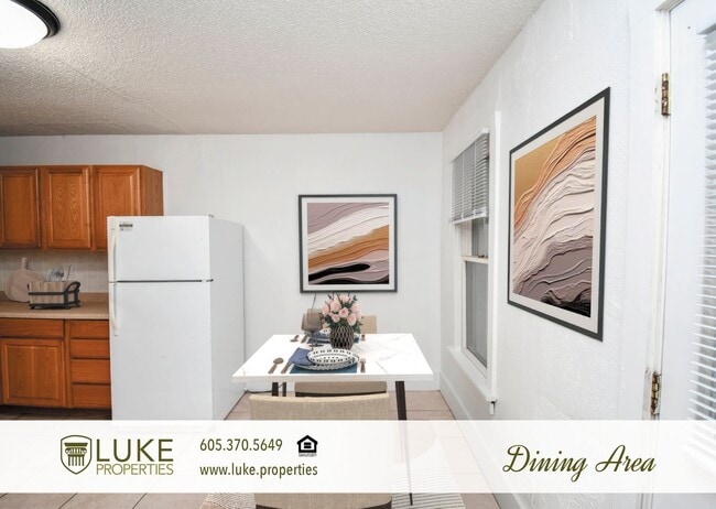 Photo - 105 S Lyndale Ave