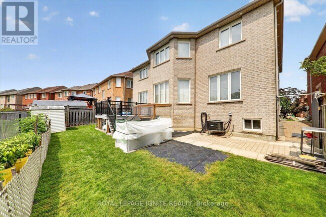 Photo - 53 Boulderbrook Dr