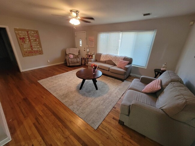 Photo - 2107 High Rd