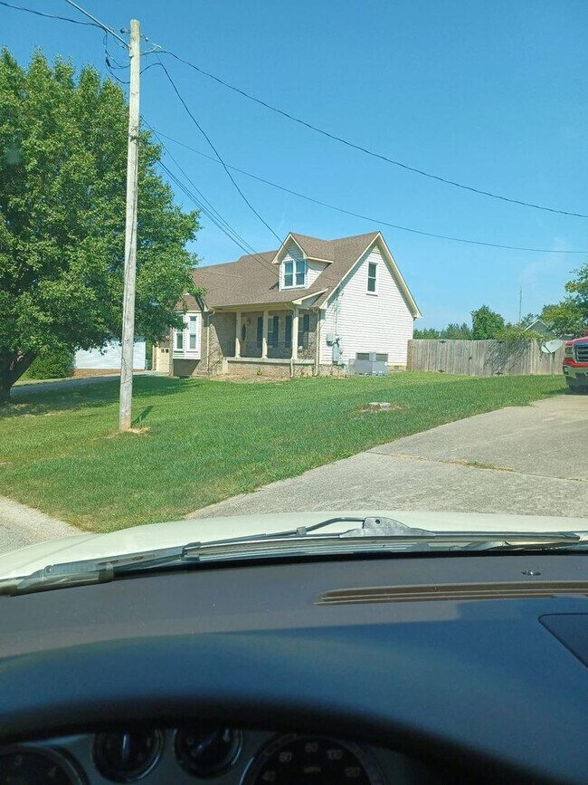 421 Bluff Dr