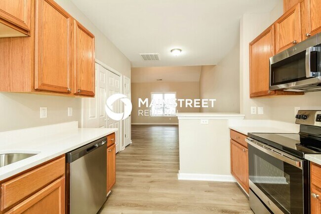 Photo - 3 Bedroom Pet-Friendly Home in Raleigh, NC with Main Street Renewal