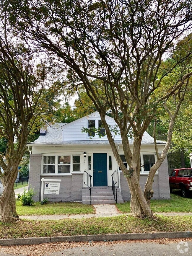 Building Photo - Completely renovated spacious single famil... Rental