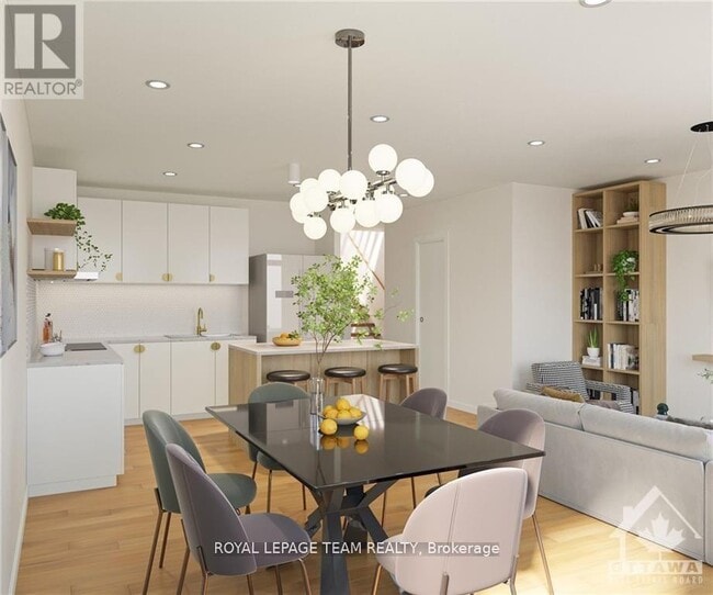 Photo - 440 Roosevelt Ave