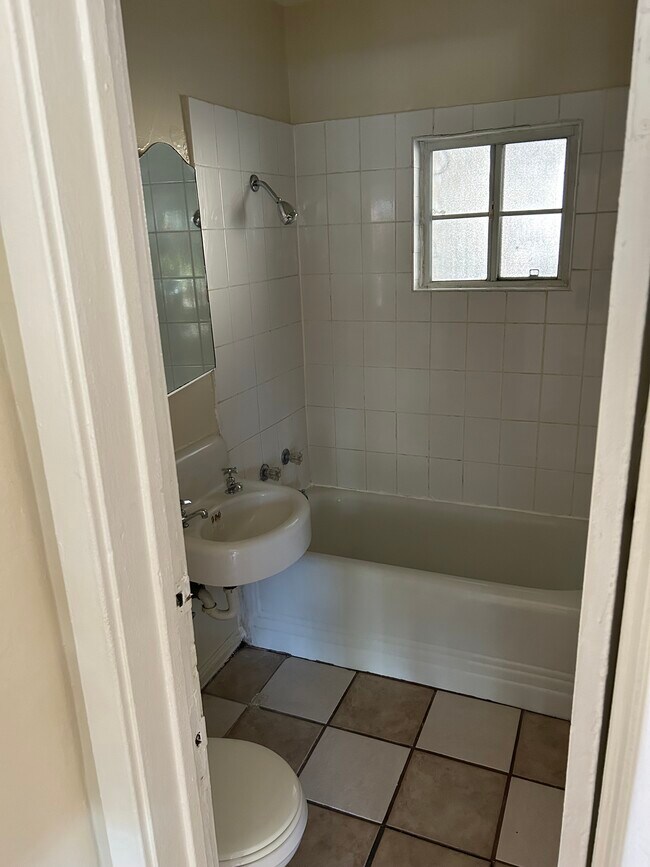 Photo - 631 W Avenue 28 Unidad 631 W. Ave 28