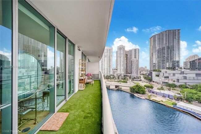 Photo - 92 SW 3rd St Condominio Unidad 1604