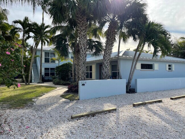 Photo - 924 Coquina Ln Unit 4