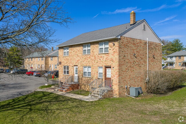 Building Photo - Presidential Estates