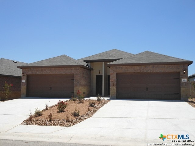 Photo - 131 Joanne Cv