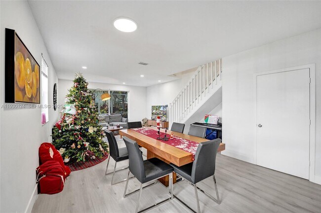 Building Photo - 3643 San Simeon Cir