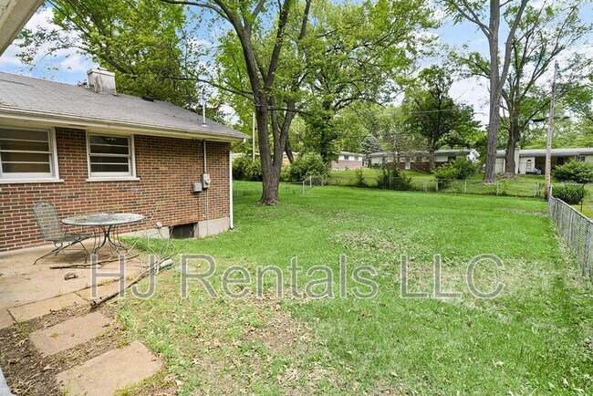 Photo - 160 St Benedict Ln