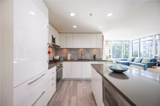 Photo - 7328 Gollner Ave