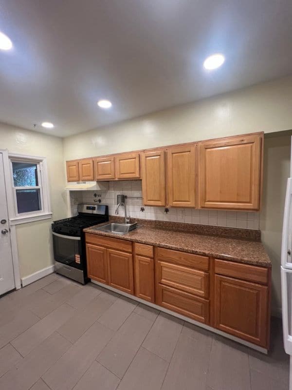 Photo - 927 Southridge Rd