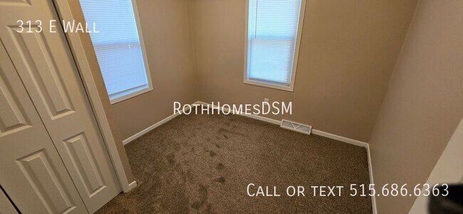 313 E Wall-
