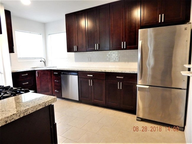 Photo - 221 W 44th St Casa