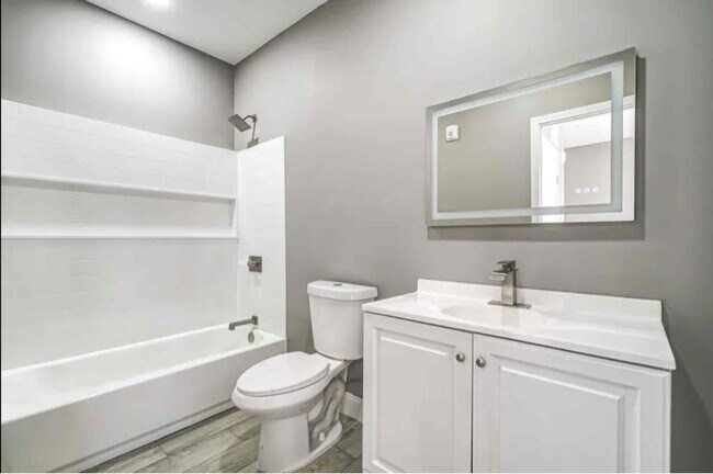 Photo - 3000 W Kellogg Dr