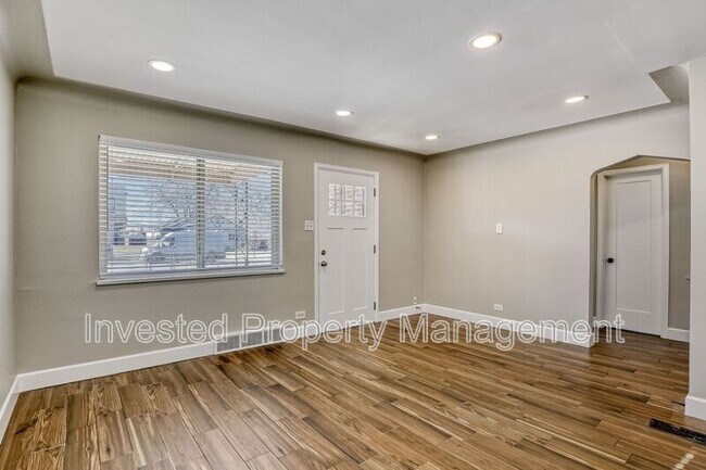 Photo - 3150 St Paul St