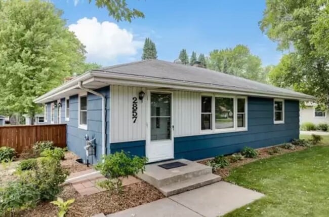 Building Photo - Beautiful 4BR 2BA Rambler in Roseville