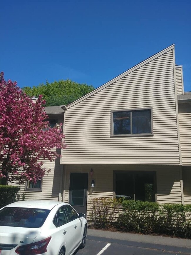 Building Photo - 5 Horizon Dr
