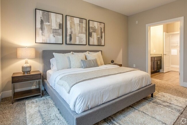 Photo - Gateway Crossing