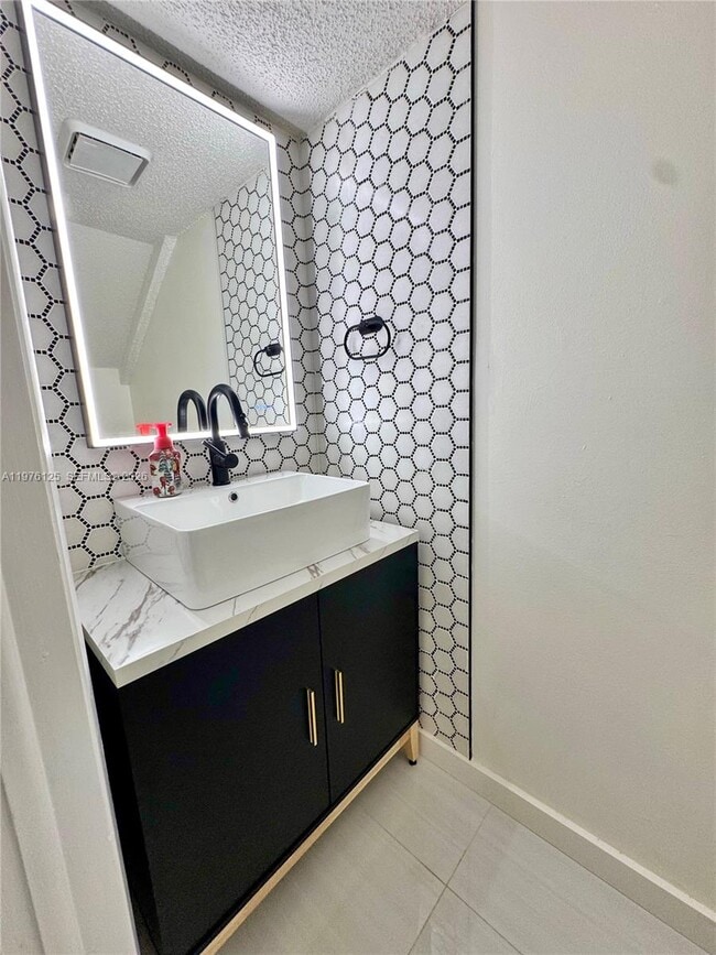 Photo - 747 SE 1st Way