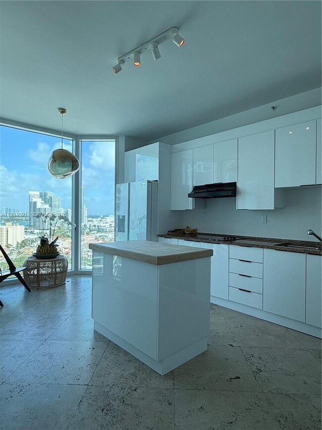 Photo - 300 South Pointe Dr Unidad 2106