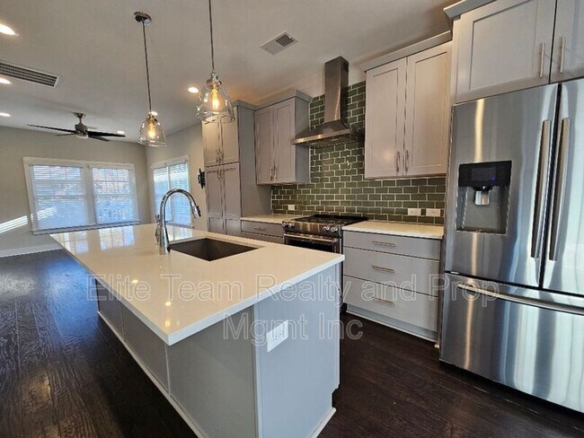 Photo - 1202 Macomb Pl