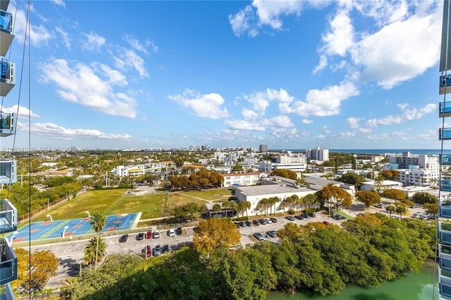 Photo - 7441 Wayne Ave Unidad 11G