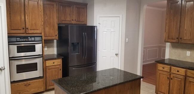 Photo - 619 Rolling Hills Dr