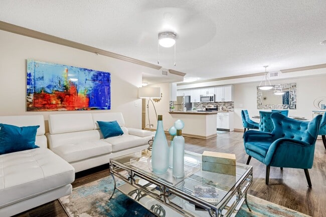 2BR, 2BA - 1,194SF - Living Room