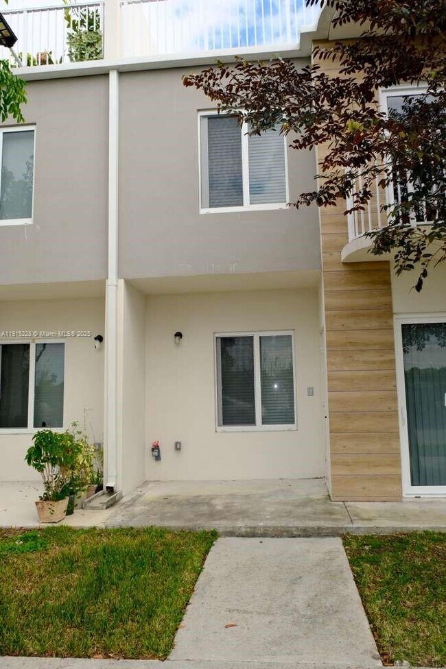 Photo - 25743 SW 144th Ave