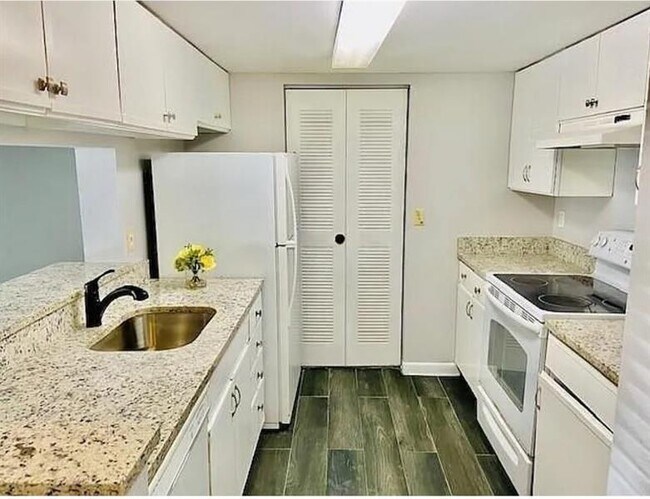 Photo - 9733 Westview Dr Unit 1314