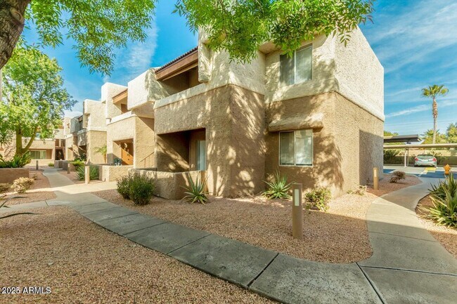 Photo - 4554 E Paradise Village Pkwy N Unidad 259
