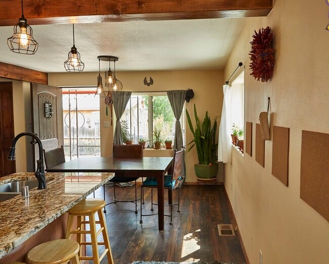 Photo - 127 Oakley Ln