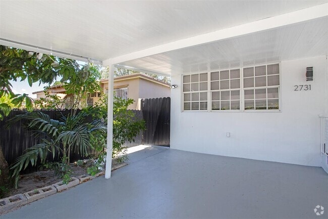Building Photo - 2731 NW 100th St Unit B Rental