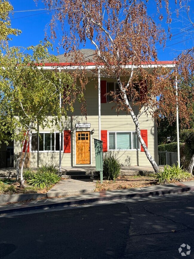 Building Photo - Cherry Ave. (205) Unit 7 Rental