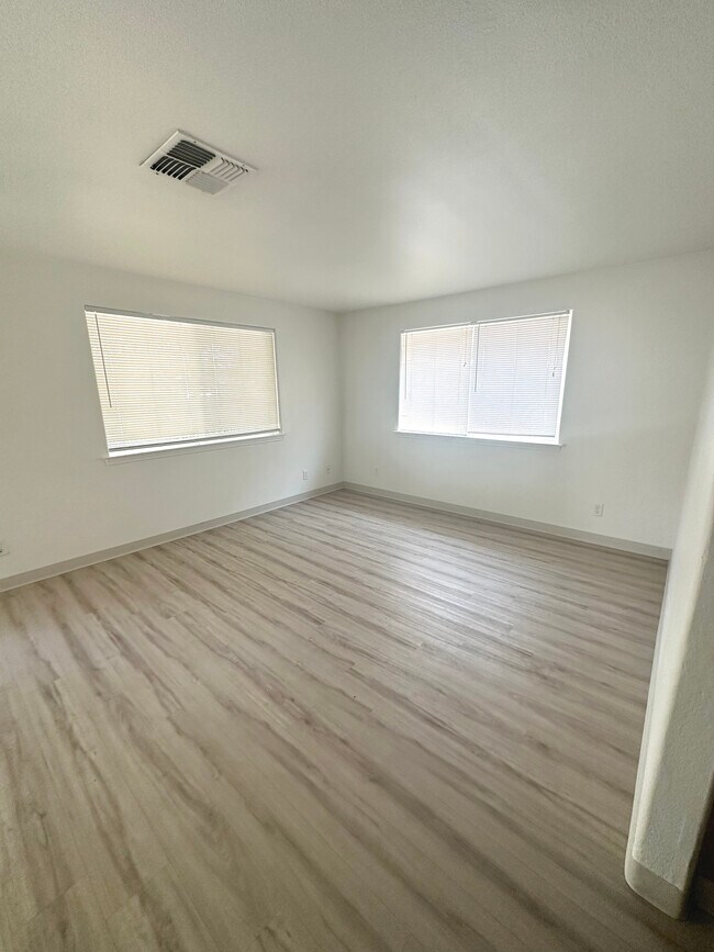 Living Room - 1107 Niantic St Unit Niantic A