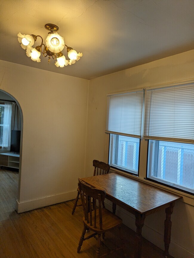 Photo - 205 16th St S