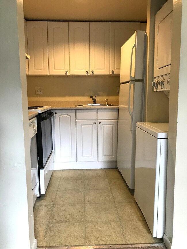 Photo - 614 Elliott St NE Unit 2D