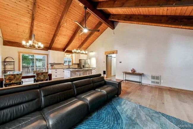 Photo - 1617 Cree St