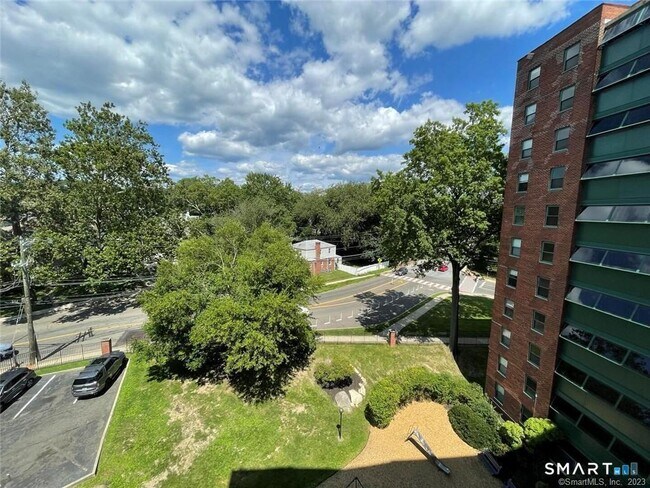 93 Morgan St