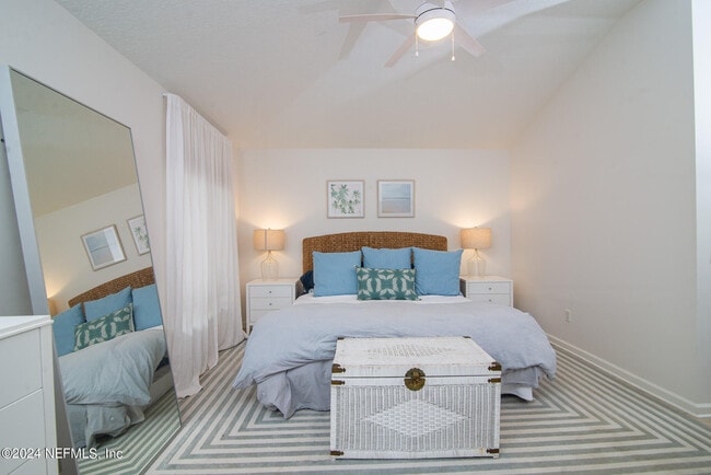 Photo - 2402 Seagate Ln N