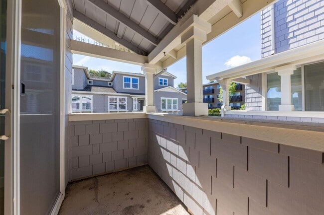 Building Photo - 200 Live Oak Way