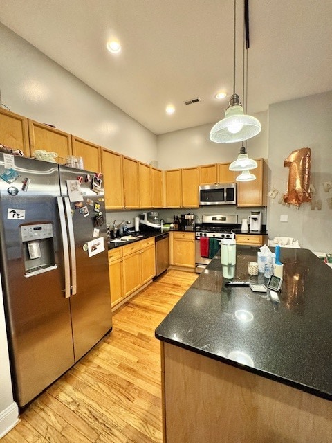 Photo - 1927 N Sedgwick St