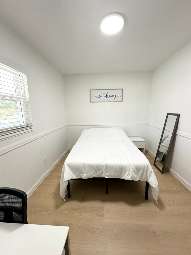 Photo - 4611 N Eddy Dr