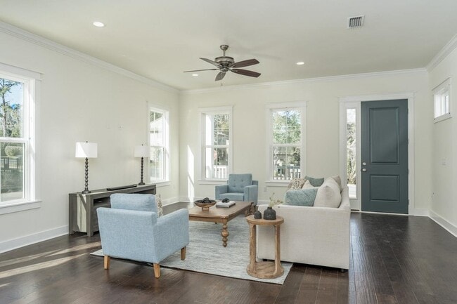 Photo - 415 Glenview Dr