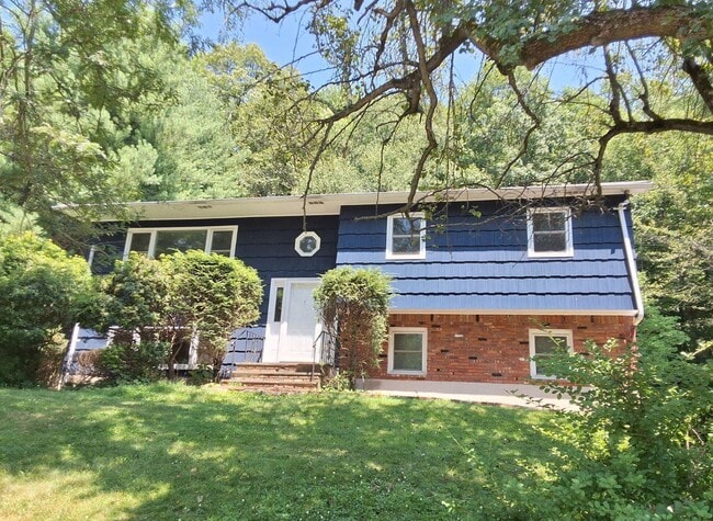 Building Photo - 24 Wallace Dr Rental