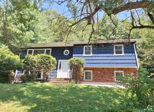 Building Photo - 24 Wallace Dr Rental