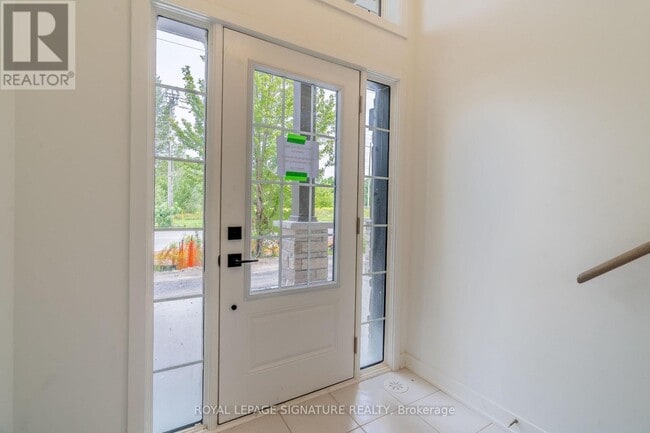 Photo - 23 Selfridge Wy